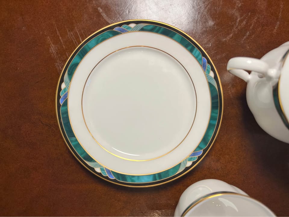 Lenox Tea Set | Kelly Debut Fine Bone China | Emerald Gold 17-Piece, gallery view 5